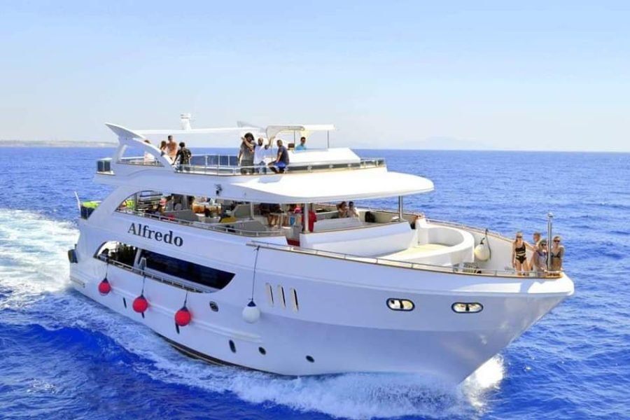 Gita in barca di mezza giornata con snorkeling, pranzo e bevande da Sharm El Sheikh